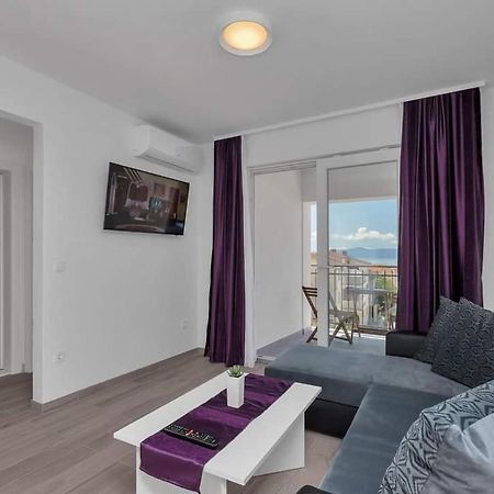Apartmani Daniela พอดโกรา ภายนอก รูปภาพ