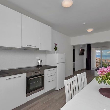 Apartmani Daniela พอดโกรา ภายนอก รูปภาพ