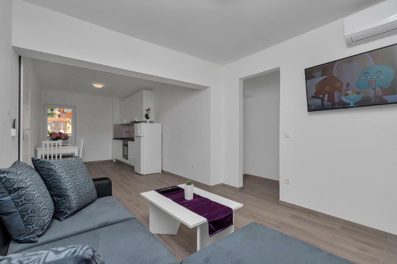 Apartmani Daniela พอดโกรา ภายนอก รูปภาพ