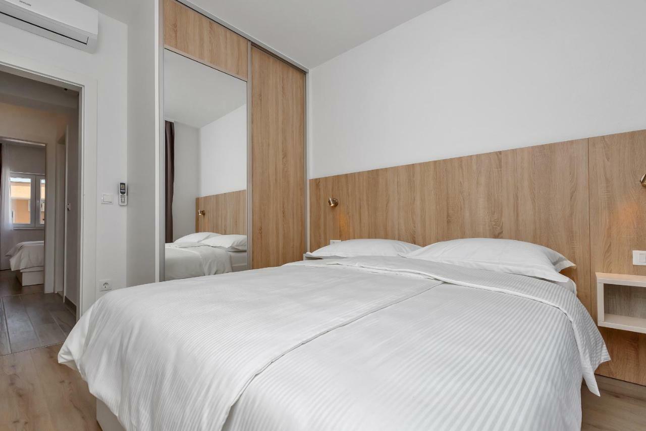 Apartmani Daniela พอดโกรา ภายนอก รูปภาพ