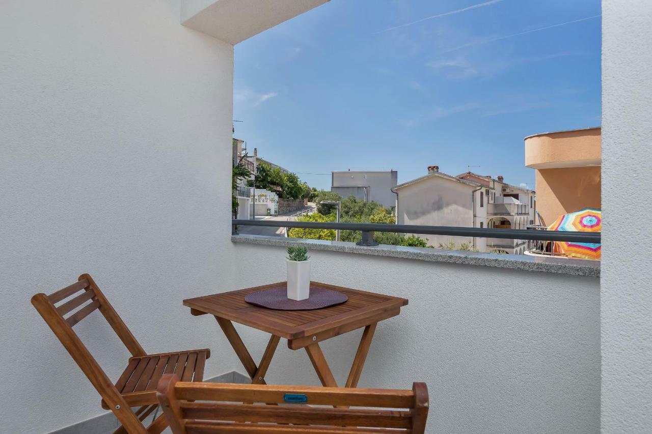 Apartmani Daniela พอดโกรา ภายนอก รูปภาพ